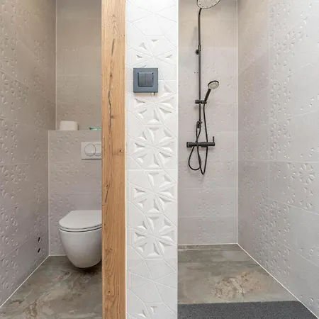 Amazing In With Sauna דירה דראגה