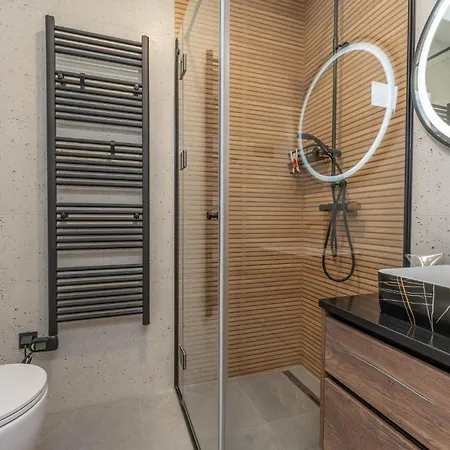 Amazing In With Sauna דירה